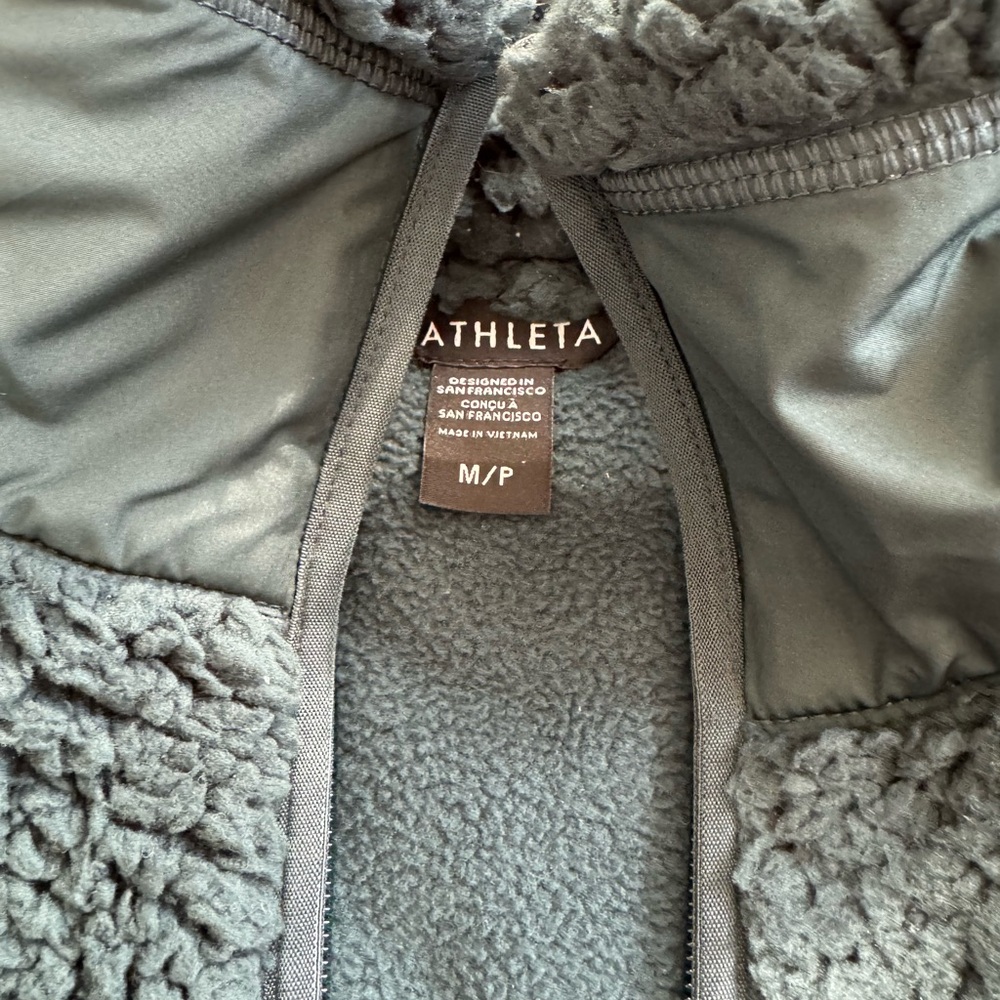 Athleta medium petite zip up fleece. EUC. - Picture 2 of 2